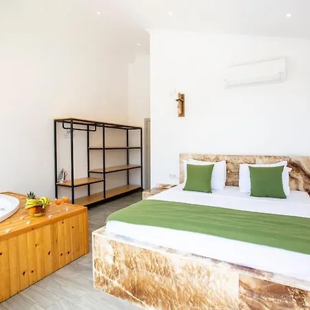 Doga Icerisinde Onyxs Apartamento